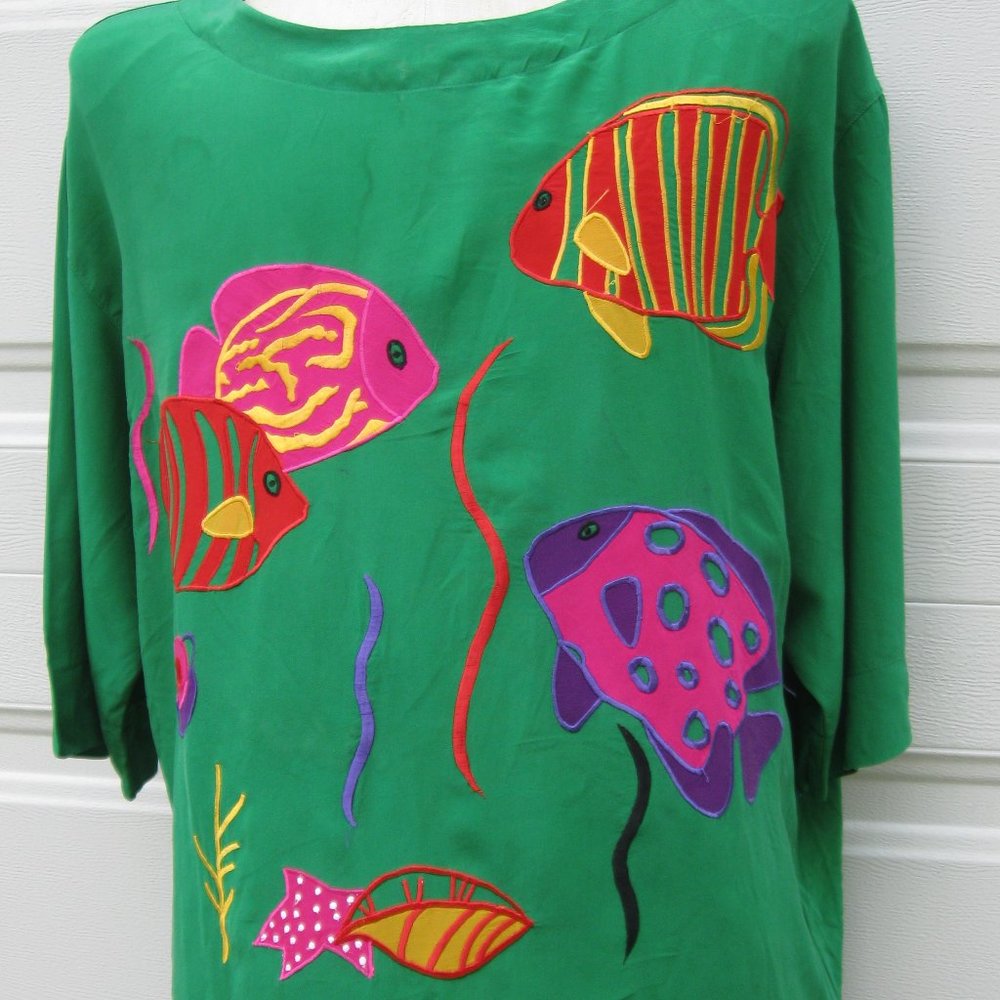 Size M First Impression green fish applique tunic